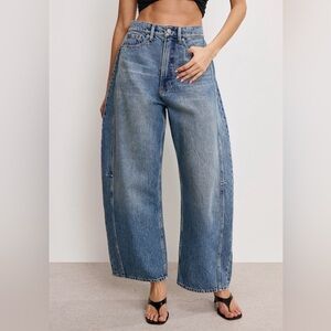 NWOT Good American Extreme Barrel Jean